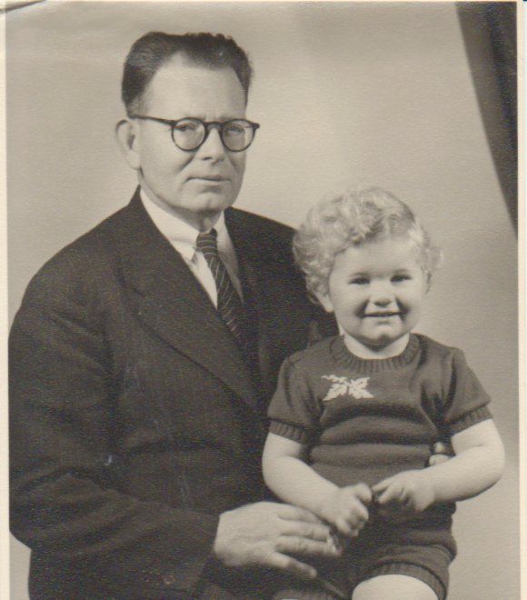 Sr. Sigurur me yngsta son sinn Stein Hermann heitinn