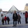 Ég fyrir utan Louvre