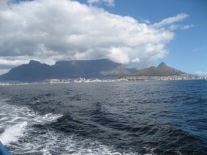 Cape Town og Table Mountain sed fra Robben Island