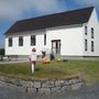 Ég að labba inn í gamla ír húsið