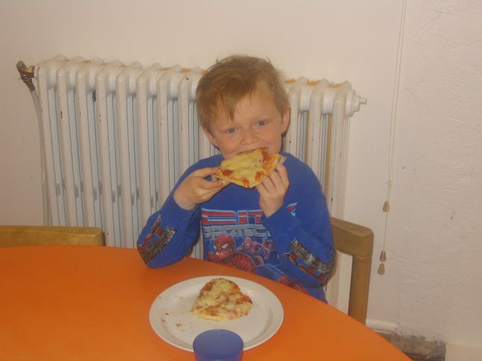 Halli a bora girnilegu pizzuna sna