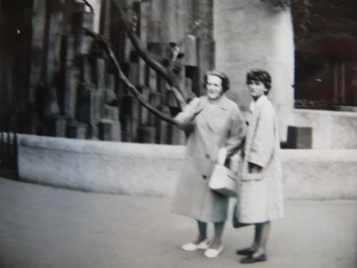 rsteina  einu utanlandsferinni sem hn fr  1962