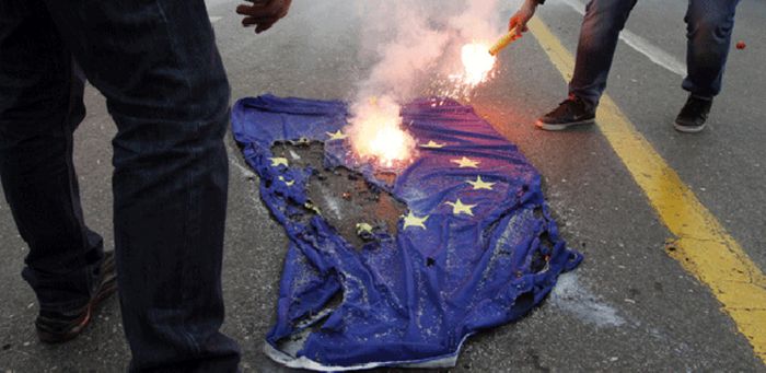 burning-EU-flag