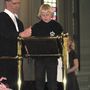 Kjartan minn að lesa upp bæn í kirkjunni