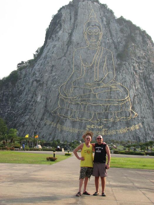 Buddha vakir yfir fegunum