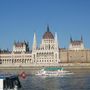 Thinghúsid í Budapest séd naer