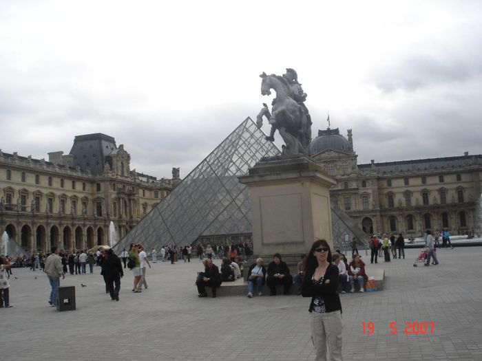 LOUVRE