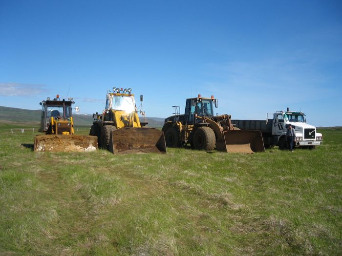 Case - JCB - CAT - Volvo