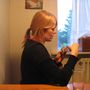 Anna að skila mér skilríkjunum sem hún fékk að láni 2000