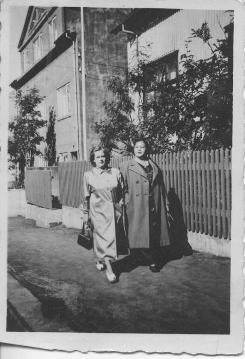 Mgurnar Sigrur og Gg  Rvk 1950