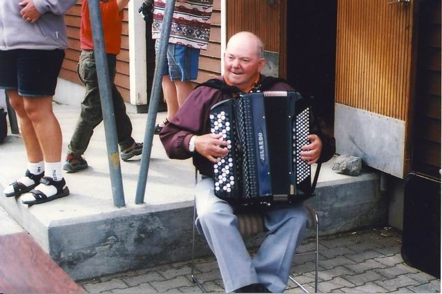7. Haukur me Jularbo  fanginu.