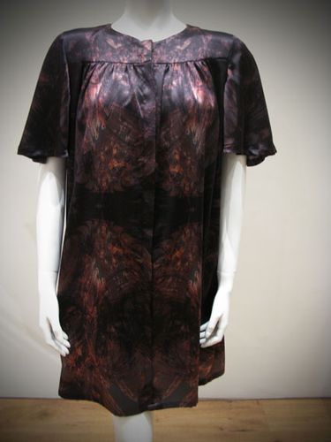 Flowing Shirt - Glsilegur skyrtukjll r hga prentuu silki