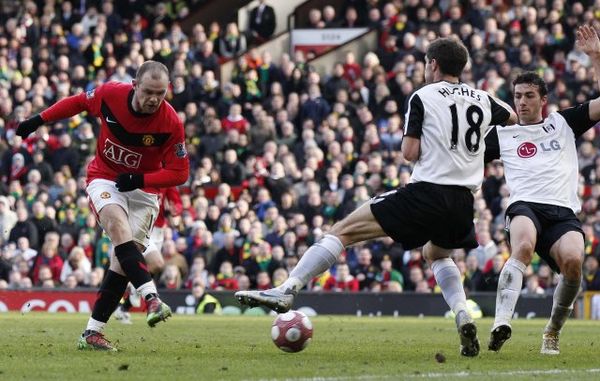 Rooney skora annar marki