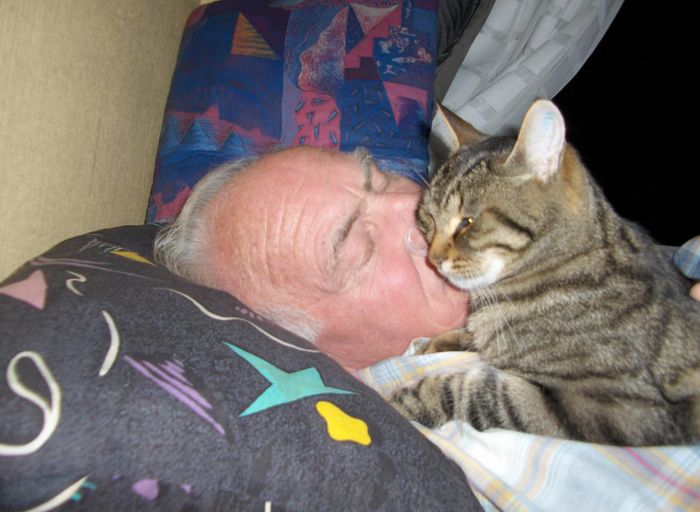opa is Tommy's pillow ; )