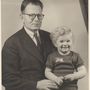Sr. Sigurður með yngsta son sinn Stein Hermann heitinn