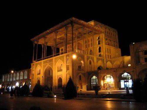 Ali Qapu night
