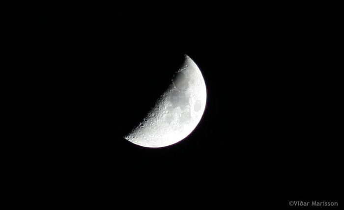 The moon 13.march - with 50-200mm lense