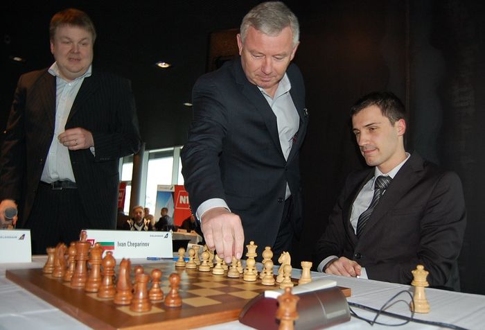 Hermann Gumundsson playing 1. d4 for Cheparinov