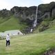 Með Fossinn í túninu   sjáið þið tröllinn í fjöllunum