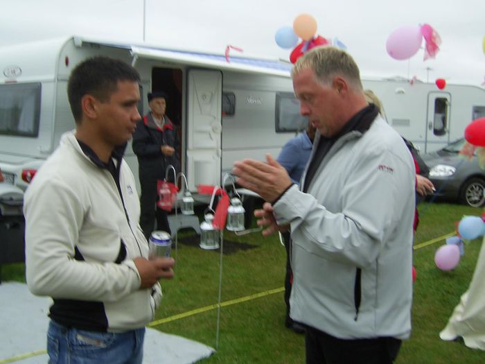 hva skyldi eir ra um? getur a veri golf??