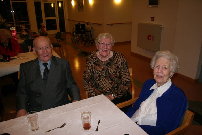 Doddi  Dal, Ragga  Klett og Eyja  Horninu  90 ra afmlisveislu Slveigar  des. 2006.