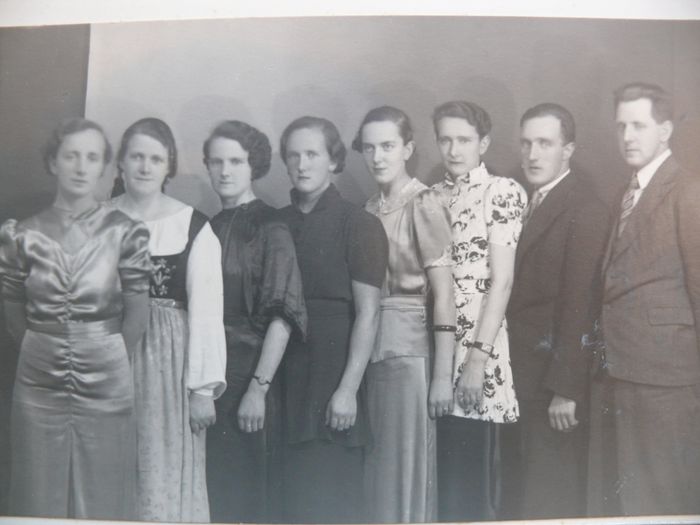 Hulda,rsteina,Alda,Emma,Steina,Hrefna,Kalli og Engli