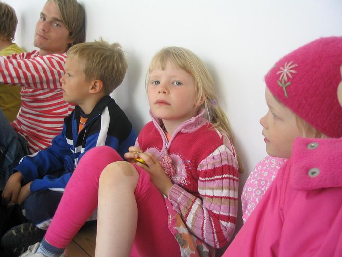Vi hlustuum stillt og g