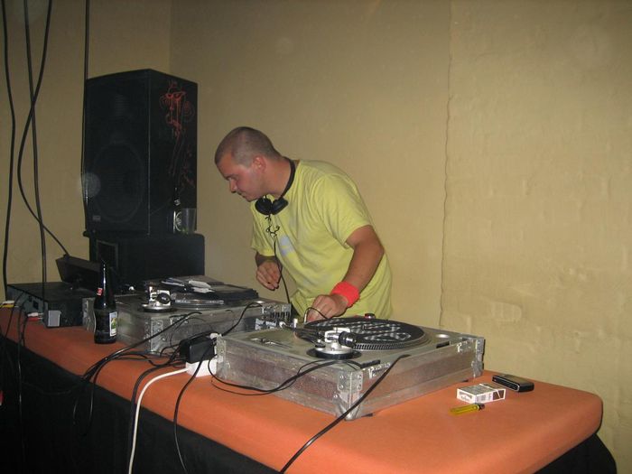 img 2049.jpg