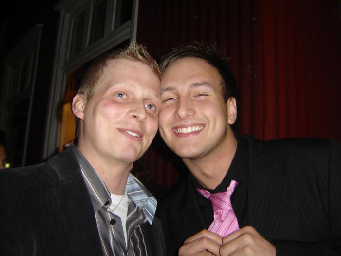 ? og Jon..Ef einhver veit hva ? heitir  lta Flengsu vita