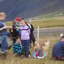 Við að snæða mat áður en við rekum heim