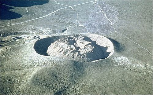 Panum Hydrocrater and Dome at Mono  Lake, USGS 30714277-001_large