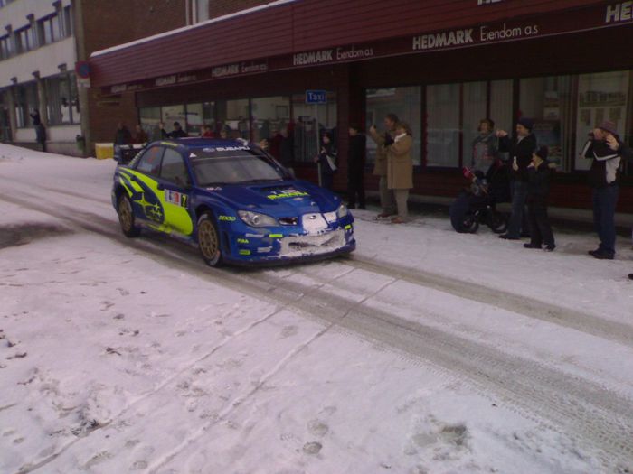 Petter Solberg a keyra gegnum Elverum  Rally Norway 18.feb s.l.