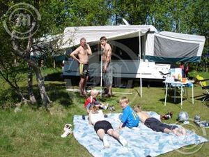 Íslendingar að sleikja sólina
