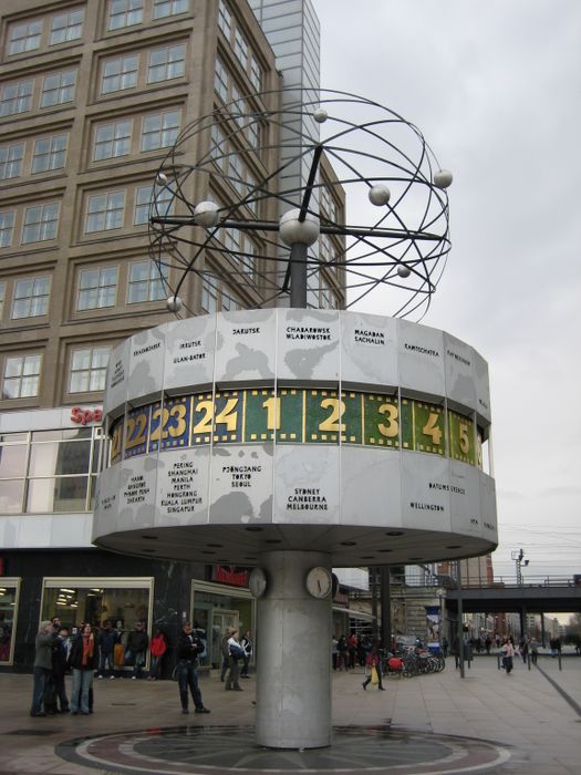  Alexanderplatz - g b rtt hj essu torgi
